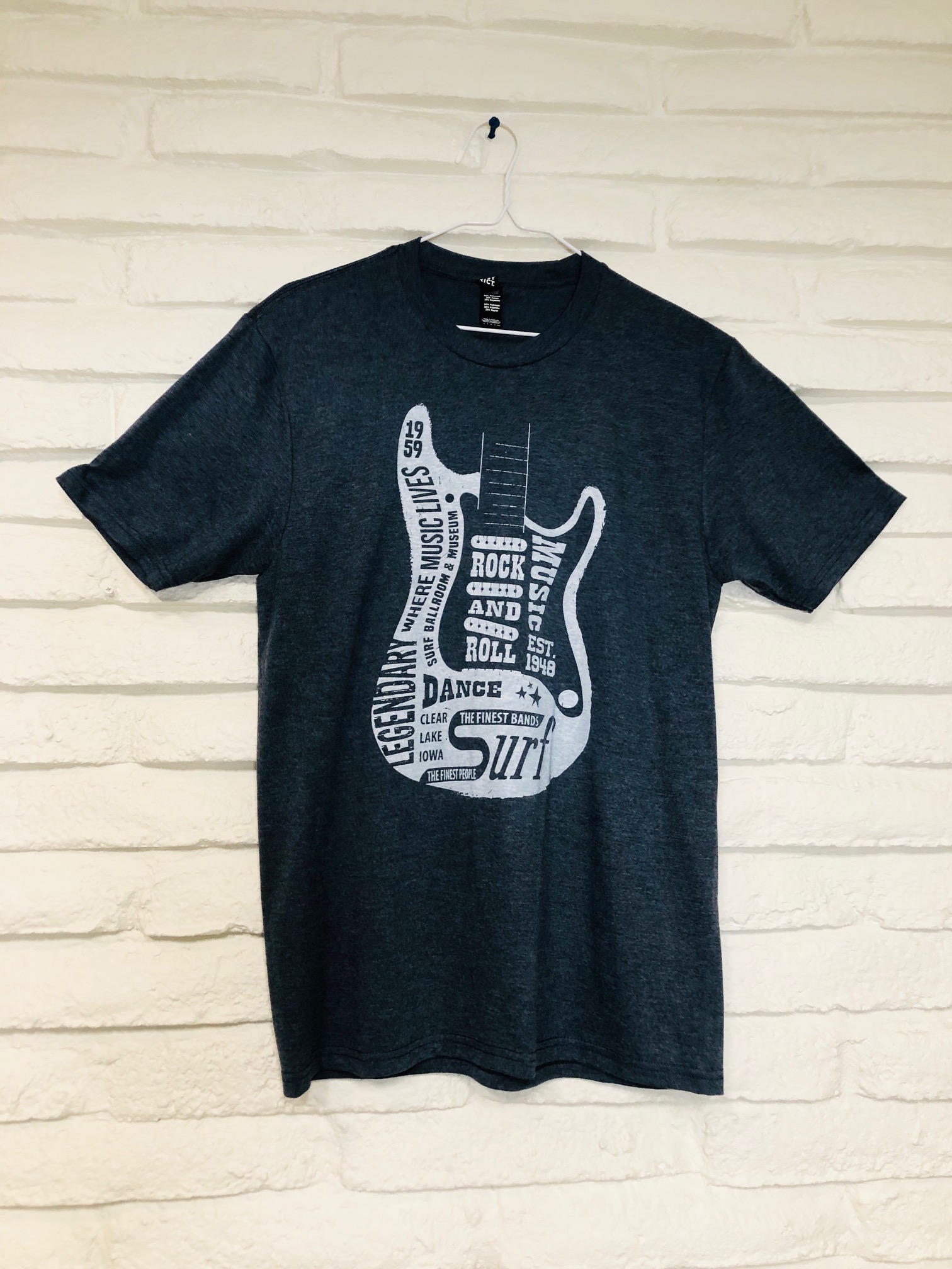 Fender Guitar T-Shirt - Image 2